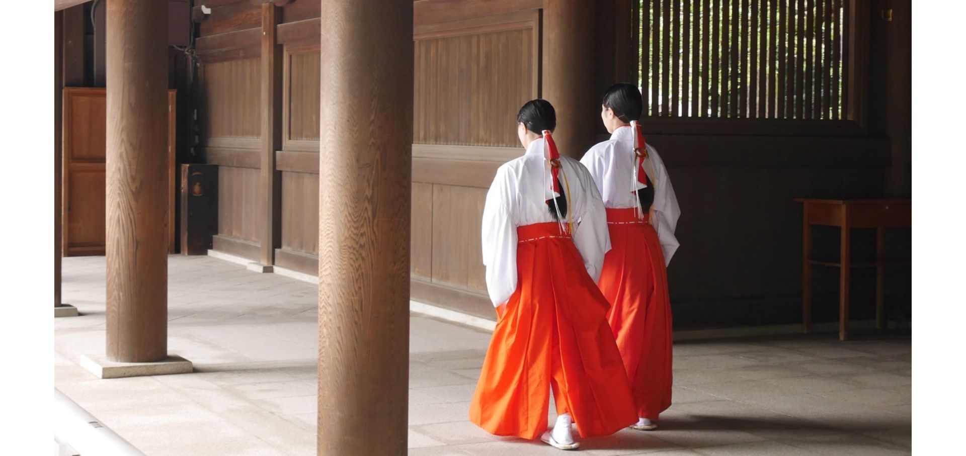 伊勢神宮　巫女